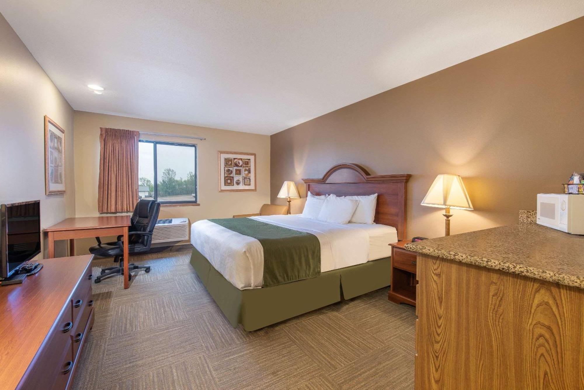 Days Inn By Wyndham Mitchell Sd Exterior photo